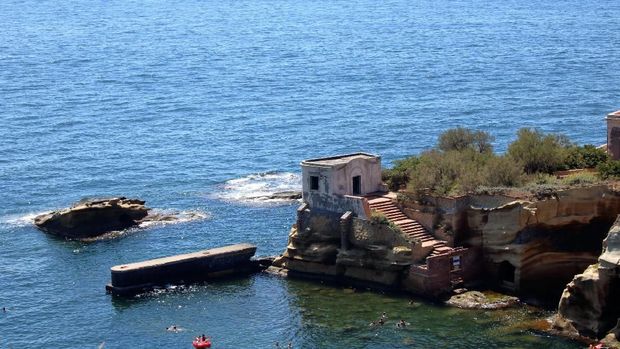 Pulau Surga Terkutuk Milik Miliarder Dunia