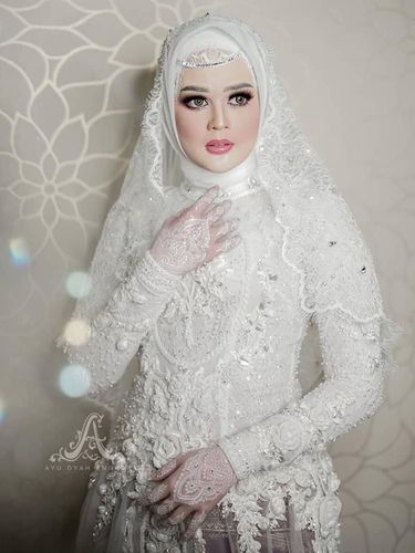 15 Inspirasi Model Kebaya Pengantin Hijab Modern Yang Elegan