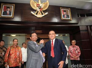 Mahfud Md Bertemu Firli Bahuri di Kemenko Polhukam, Ini yang Dibahas