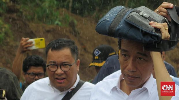 Jokowi dan Upaya Meredam Anies, Mengangkat Sandiaga