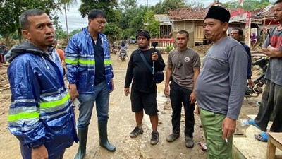 Bantuan untuk Korban Longsor dan Banjir di Lebak