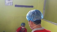 Teksturnya empuk dengan rasa bumbu gurih yang pas. Makin enak lagi disantap dengan kuah bening yang gurih sedikit asin. Rasanya semakin nikmat begitu ditambahkan sambal dan kecap manis Foto: instagram bakso ngangenin