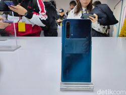 Wujud Realme X50, Ponsel 5G Murah Meriah