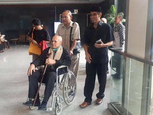 Pakai Kursi Roda, Kivlan Zen Penuhi Panggilan Jadi Saksi Habil Marati