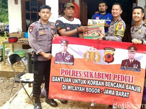 Polres Sukabumi Serahkan Bantuan untuk Korban Bencana di Bogor