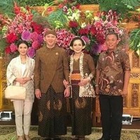 Pada Oktober 2019, Puput dan Ahok melaksanakan acara tingkeban atau tujuh bulanan kehamilan. Raut muka bahagia Puput menjadi sorotan netizen. Ia dinilai makin berubah cantik saat hamil. Banyak netizen yang mendoakan agar Puput selalu sehat selama hamil hingga persalinan. Foto: Instagram/@btp_fans_club