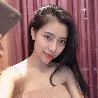 Satu bulan lamanya, ibu Tran menolak berbicara kepadanya, namun dirinya mengaku tak pernah menyesal pernah operasi plastik. Pada akhirnya sang ibu bisa menerima kondisi anaknya yang sudah mengubah wajah. Sekadar info, Tran datang dari keluarga konservatif yang menganggap operasi plastik adalah hal tabu. Foto: Facebook/Tran Vu Van Anh