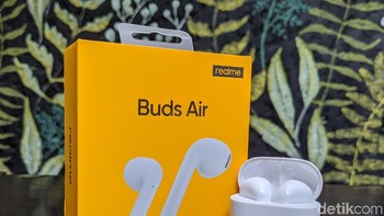 Inilah Realme Buds Air. Foto: Adi Fida Rahman/detikINET