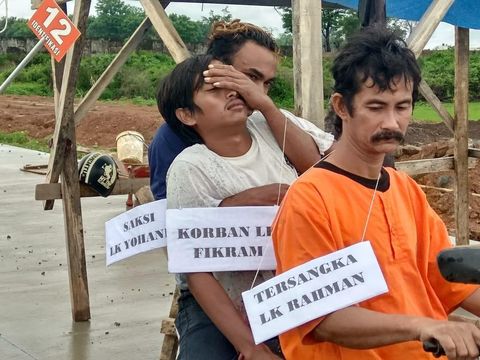 Polisi Gelar Rekonstruksi Kasus Pelajar Tewas Dilempar Adukan Semen