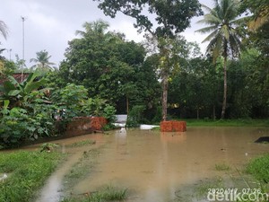 Luapan Sungai Menggenangi Dusun Kubangpari Ciamis