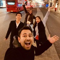 Dari pertemuan Luna Maya dengan Raffi dan Nagita itu terkuak juga sedikit mengenai sosok Ryochin. Rupanya restoran Jepang tempat mereka makan merupakan milik Ryochin. Restoran tersebut diakui Ryochin sudah berdiri selama dua tahun. Foto: Instagram