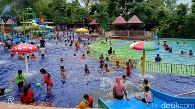 Foto: Tempat Main Air Asyik di Lamongan