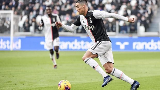 Cristiano Ronaldo cetak hattrick ke gawang Cagliari. (