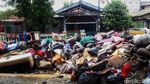 Habis Banjir Terbitlah Gunungan Sampah