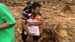 Sukajaya Terisolir, Bantuan Dikirim Pakai Helikopter