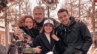 Momen kenangan Cita Citata bersama keluarga Roy Geurts asal Belanda.  Foto: Instagram @cita_citata