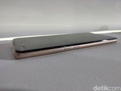 Penampakan Realme X50 5G Master Edition yang Serba Geometris