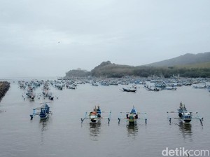 Waspada Cuaca Ekstrem, Banyak Nelayan di Banyuwangi Pilih Tak Melaut