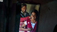 Pernikahan dini juga membuat para gadis lebih mungkin meninggal karena komplikasi dalam kehamilan dan persalinan daripada wanita di atas 20 tahun. Dan anak-anak mereka yang baru lahir lebih mungkin meninggal di bulan-bulan pertama kelahiran.