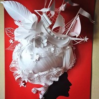 Asya dan Dmitry biasanya akan menghabiskan banyak waktu untuk mencari tahu sebelum mulai membuat karya seninya. Seperti dengan membaca buku, melihat gambar dan ilustrasi, atau mengunjungi museum untuk mengetahui lebih banyak mangenai wig yang terinspirasi dari seni Baroque dan Rococo. Seni Baroque dan Rococo biasanya digunakan sebagai simbol kemewahan, kecanggihan, dan semangat romantis. (Foto: instagram @asya_kozina)