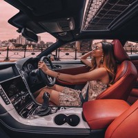 Dikatakan jika kesukaan Tara akan traveling dimulai ketika kecil. Ia bahkan sudah mulai sering liburan sejak remaja dengan uang tabungannya sendiri. Tak disangka hobi itu lah yang membawanya menjadi seorang selebgram seperti sekarang. Foto: Instagram @taramilktea