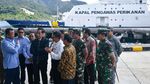 Gaya Jokowi Saat Berkunjung ke Natuna
