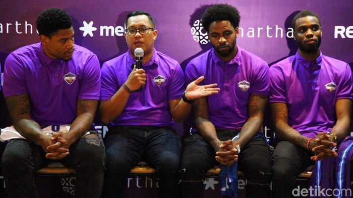 Hangtuah merasa diuntungkan setelah pemainnya tidak ada yang dipanggil ke timnas basket Indonesia. (Foto: Lamhot Aritonang) Hangtuah merasa diuntungkan setelah pemainnya tidak ada yang dipanggil ke timnas basket Indonesia. (Foto: Lamhot Aritonang)
