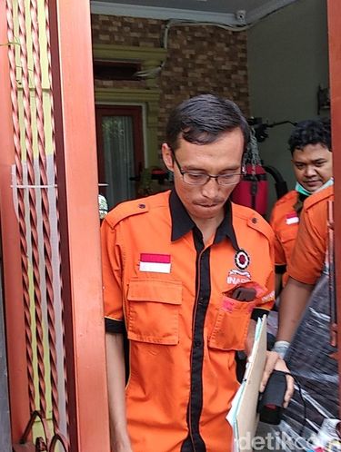 Ini Barang yang Dibawa Polisi dari Rumah Teddy