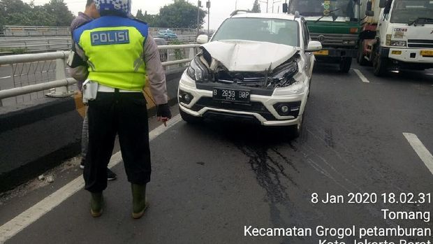 Kecelakaan Beruntun di Jalan Layang Grogol Jakbar, Lalin Macet