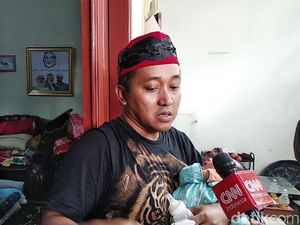 Sambil Gendong Bayi, Teddy Jawab soal Kedatangan Polisi di Rumah