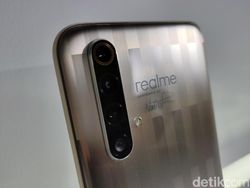 Penampakan Realme X50 5G Master Edition yang Serba Geometris