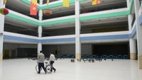 Mal hantu itu bernama New South China Mall yang terletak di Dongguan, China. Mal ini pertama kali dibuka pada tahun 2005 silam. (CNN)