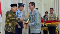Penghargaan diserahkan langsung oleh Wapres Maruf Amin.