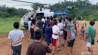 Bantuan dikirim menggunakan helikopter Bolcow BO-105. Istimewa/PMI.