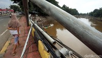 Begini penampakan pagar besi yang rusak di Jl KH Abdullah Syafei, Tebet, Jakarta Selatan, Rabu (8/1/2020).