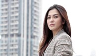 Namun usai menjadi pramugari, Dita Fakhrana menjadi Puteri Indonesia dan terjun di dunia hiburan Tanah Air.