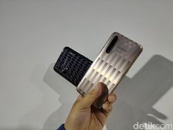 Penampakan Realme X50 5G Master Edition yang Serba Geometris