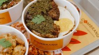 Rice bowl berbumbu kecombrang dari Combrang jadi makanan tren kesukaan millennial. Kemudian ditambahkan dengan daging ayam dan saletd egg yang menggirukan lidah. Foto: @combrangindonesia