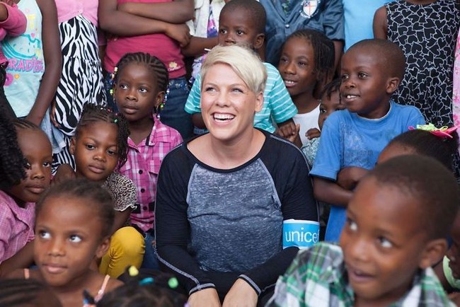 Alecia Beth Moore atau P!nk mendonasikan USD 500 ribu atau sekitar Rp 6,9 miliar. Foto: Instagram