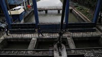 Badan Meteorologi, Klimatologi, dan Geofisika (BMKG) sebelumnya memperkirakan daerah pesisir Jakarta Utara akan mengalami air pasang maksimum pada 9 Januari hingga 11 Januari 2020.