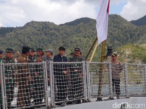 Bertemu Nelayan, Jokowi Tegaskan Natuna Teritorial NKRI