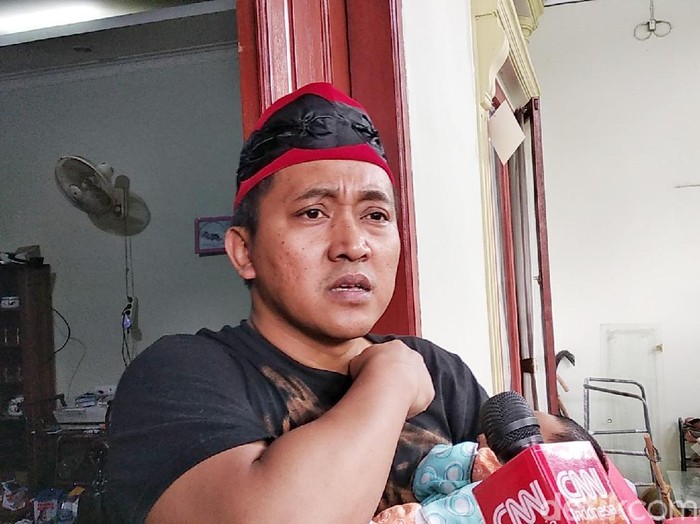 Teddy, suami Lina, saat ditemui di kediamannya di Jalan Neptunus.