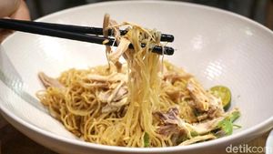 Enaknya Bakmi Bakso dan Nasi Goreng Cingur di Warung Kekinian