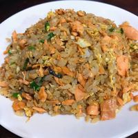 Wow! Sushi Salmon Jumbo Ini Seukuran Telapak Tangan