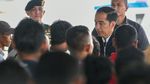 Gaya Jokowi Saat Berkunjung ke Natuna