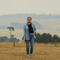 Sebagai warna negara Australia, Kylie Minogue pun ikut tergerak dengan bencana kebakaran hutan yang melanda tanah kelahirannya. Dia dan keluarganya menyumbangkan USD 500 ribu atau sekitar Rp 6,9 miliar. Foto: Instagram