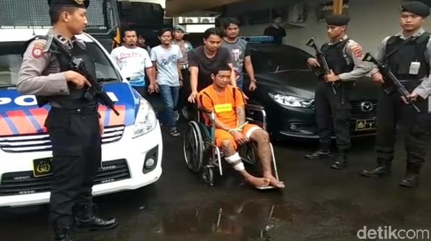 Berita Hari Ini di Jabar: Rumah Teddy Didatangi Polisi-Anak Bupati Majalengka Bebas