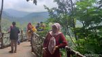 Potret Jembatan Gantung Instagramable di Sukabumi