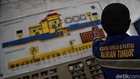 Diketahui Rumah Pompa Ancol memiliki 3 pompa yang berfungsi selama 24 jam.