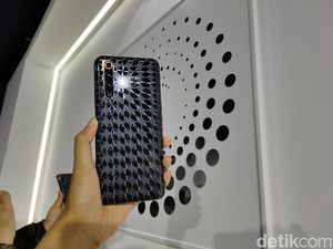 Realme X50 5G Hadir Dalam Versi Point and Line